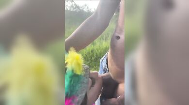 Indiazinha mamando e metendo