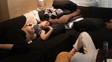 Youtuber indonesia live streaming garuk garuk tete saat tidur di...