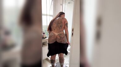 Novinho lavou buceta da Anny Alves