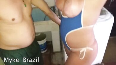 Painting the house of ines ventura, puts a roll in ines ventura - Ines Ventura