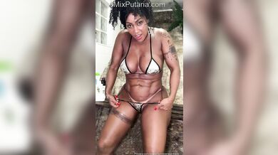 Repórter e atriz brasileira famosa pelada