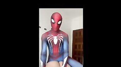 Isadora Dando Para Homem Aranha