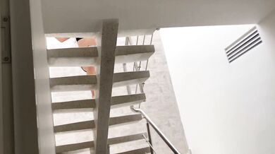 I fuck my Unfaithful Neighbor, she came to ask me for oil and let her in for a quickie in the Studio