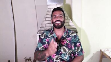 A ninfeta de 19 anos fodendo o cu e a bucetinha rosa - Completo no RED